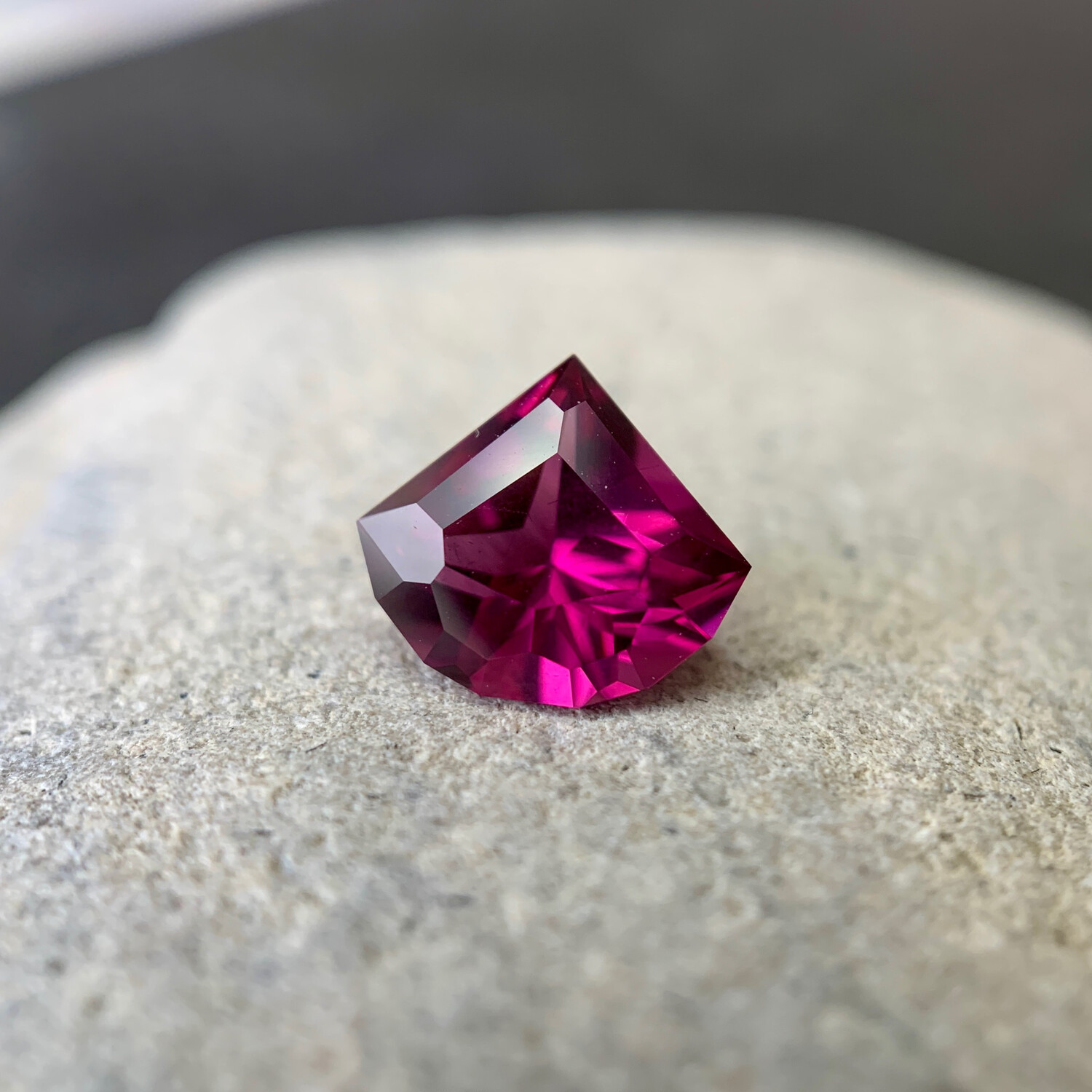 ᴬᵀᵞᴾᴵᶜᴬᴸ UMBALITE GARNET 2,00ct