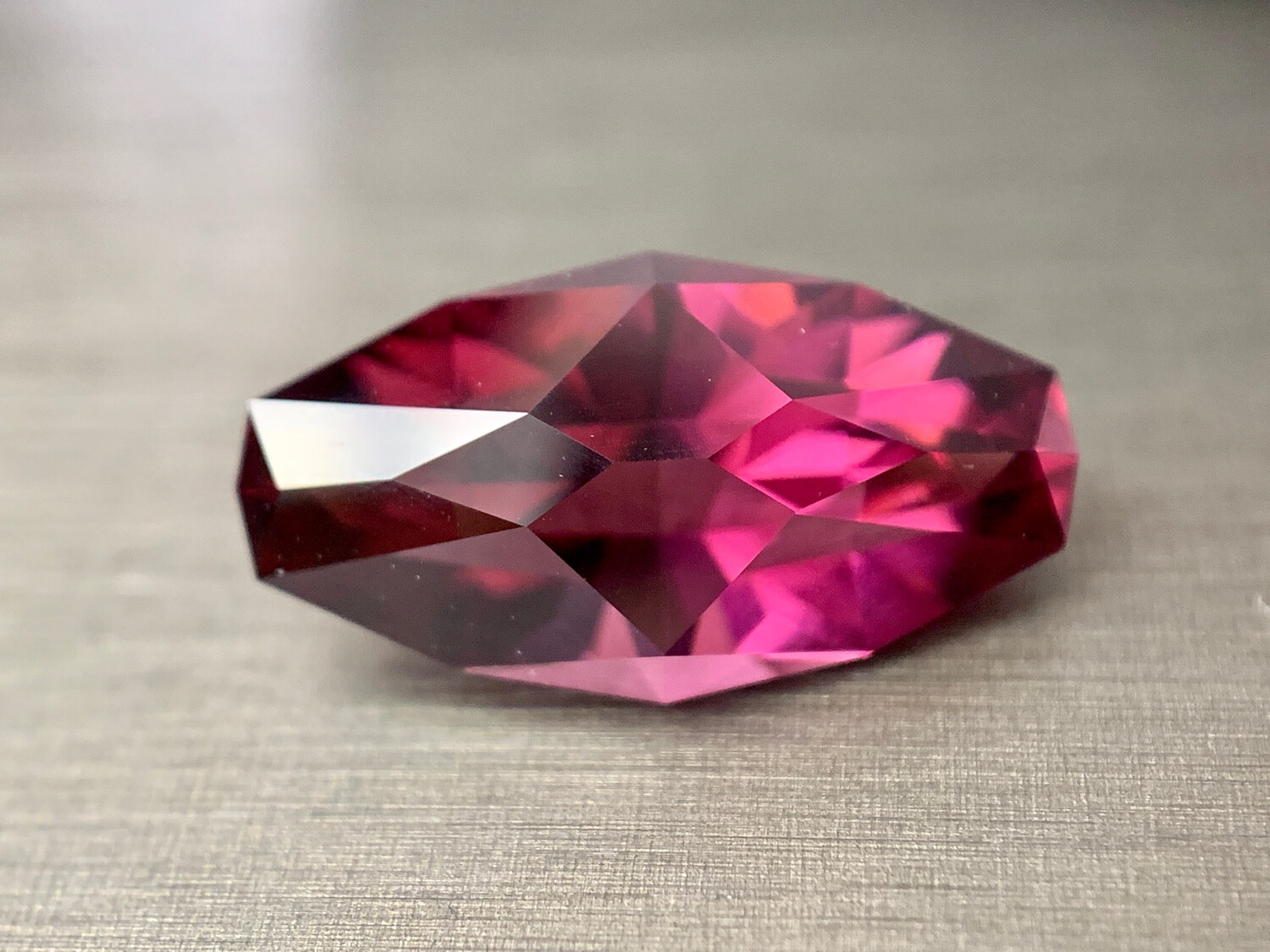 ᴬᵀᵞᴾᴵᶜᴬᴸ PYRALSPITE GARNET 5.68ct