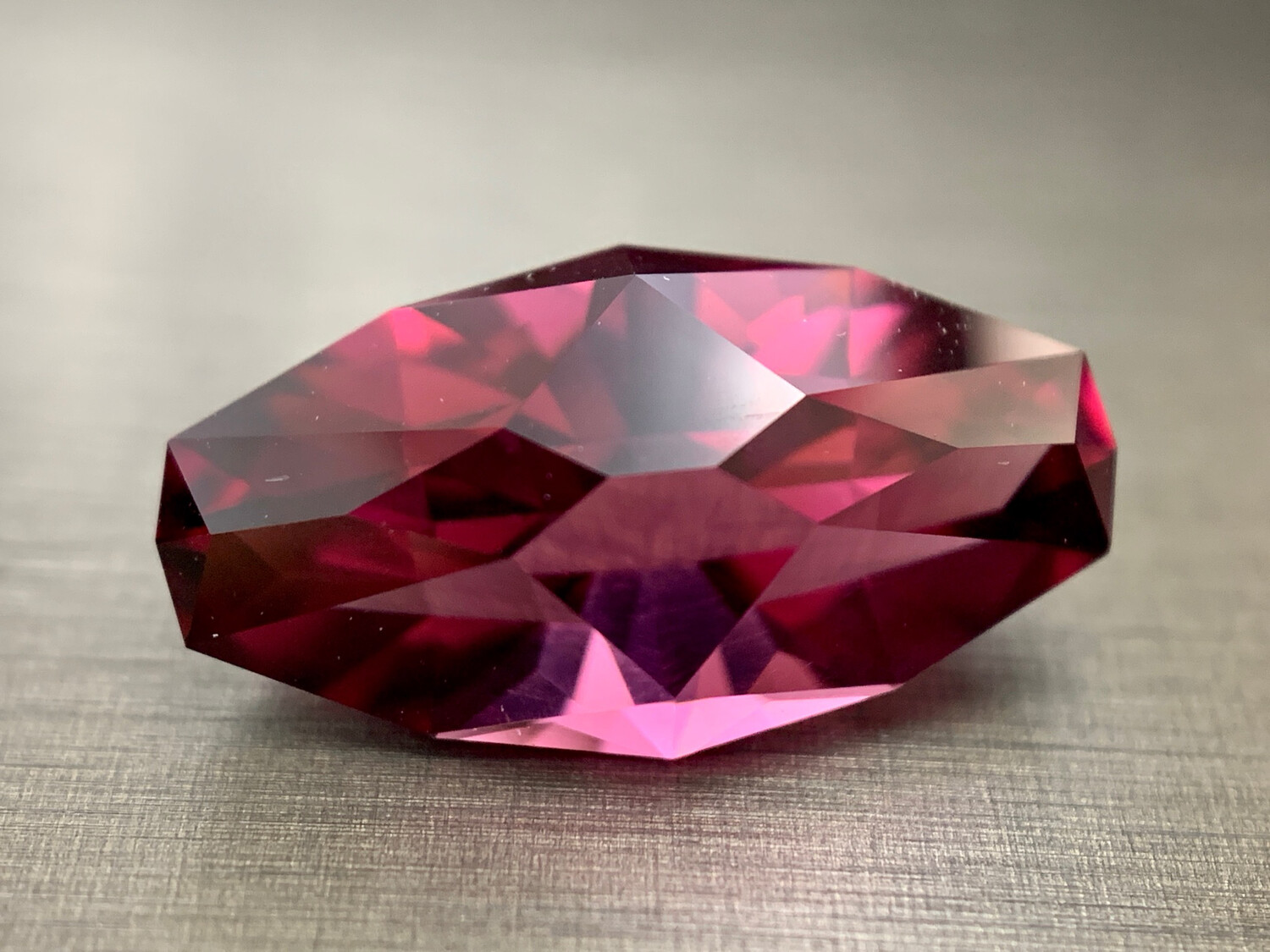 ᴬᵀᵞᴾᴵᶜᴬᴸ PYRALSPITE GARNET 5.68ct