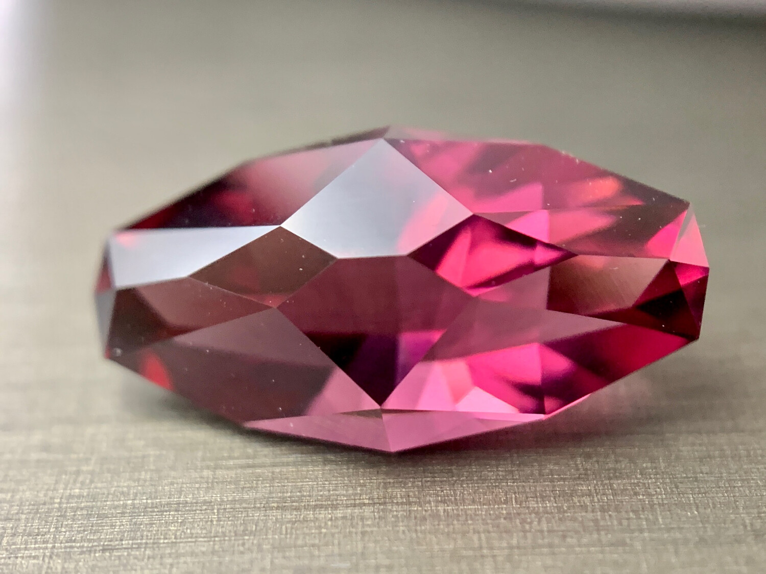 ᴬᵀᵞᴾᴵᶜᴬᴸ PYRALSPITE GARNET 5.68ct