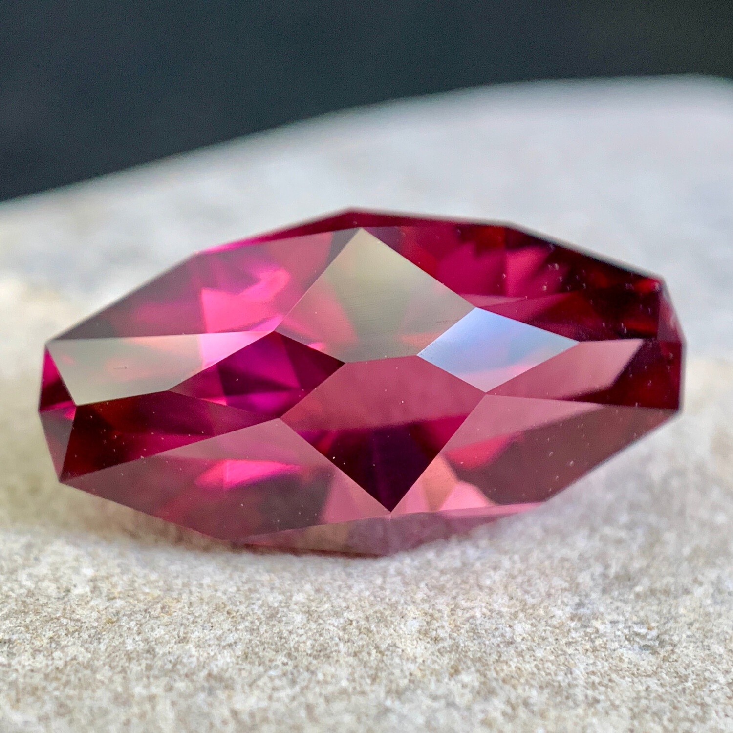 ᴬᵀᵞᴾᴵᶜᴬᴸ PYRALSPITE GARNET 5.68ct
