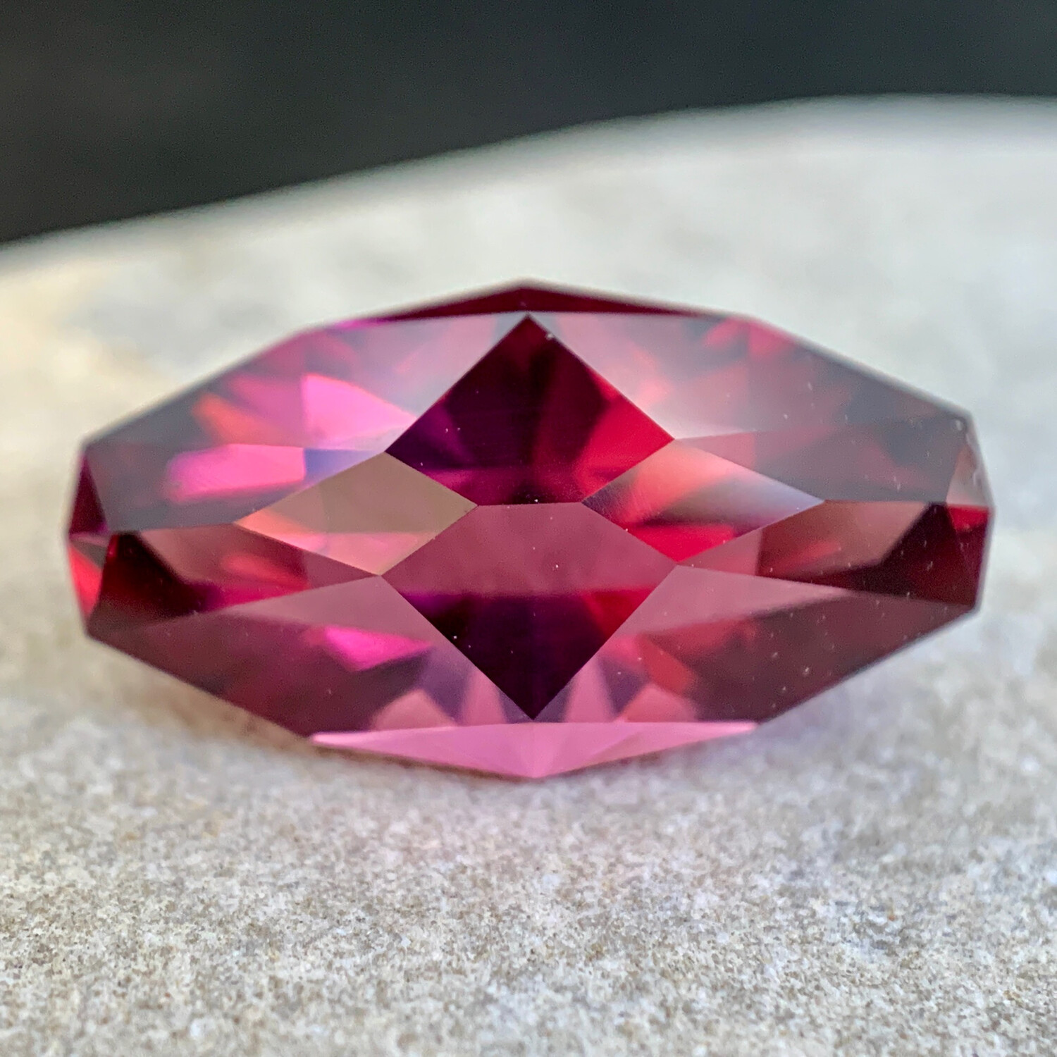 ᴬᵀᵞᴾᴵᶜᴬᴸ PYRALSPITE GARNET 5.68ct