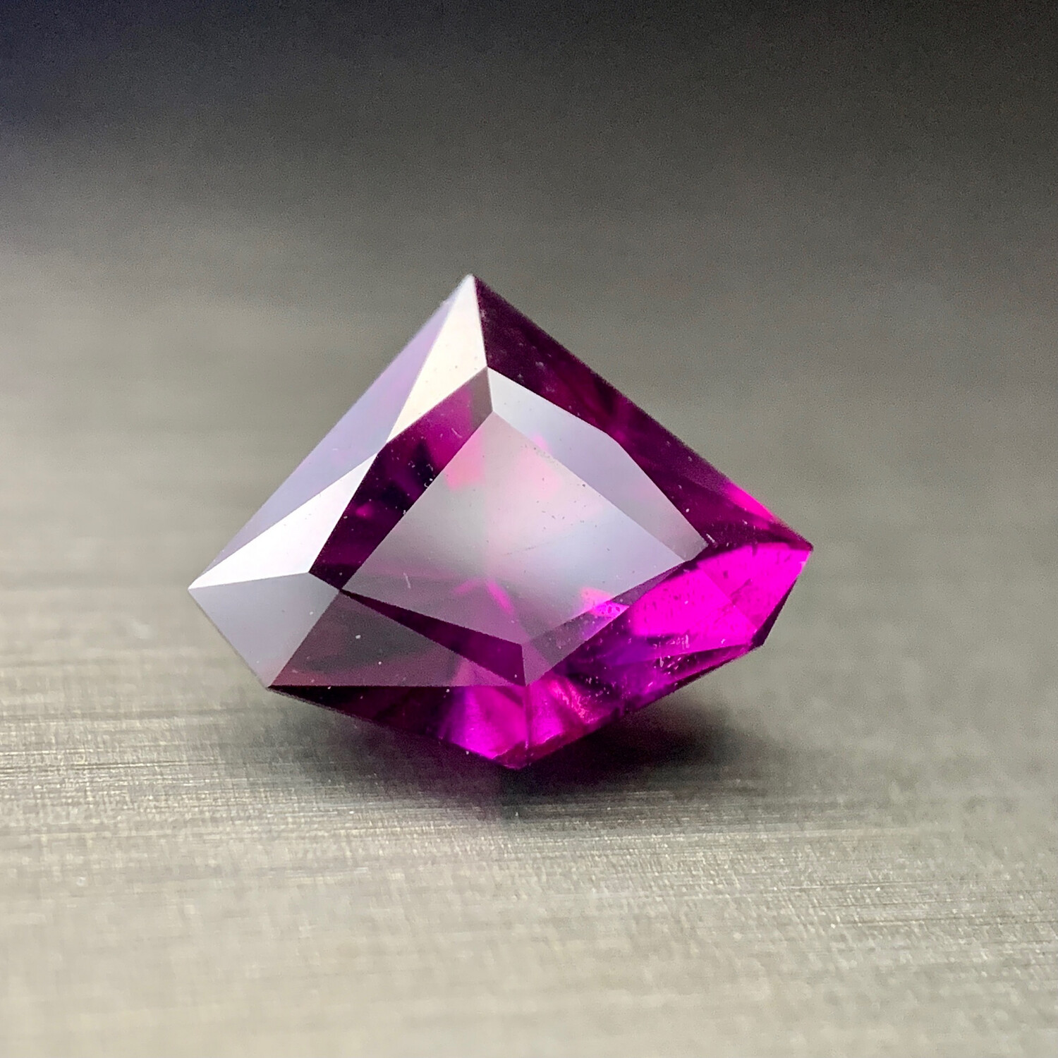 ᴬᵀᵞᴾᴵᶜᴬᴸ GARNET Mozambique 2.20ct