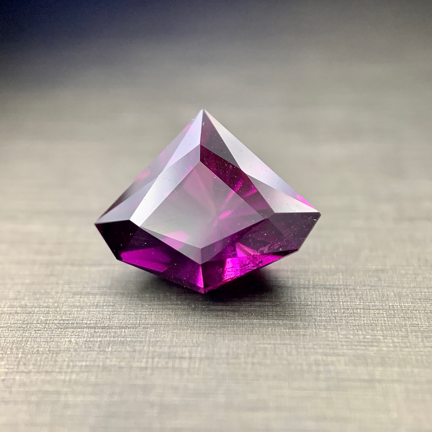 ᴬᵀᵞᴾᴵᶜᴬᴸ GARNET Mozambique 2.20ct