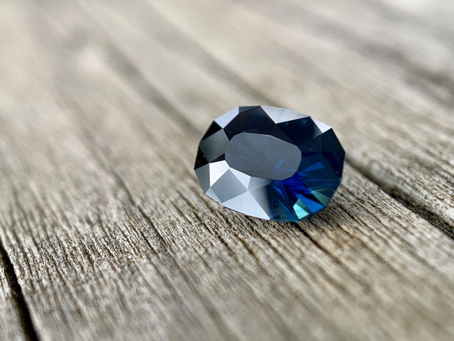 ᴬᵀᵞᴾᴵᶜᴬᴸ INTENSE BLUE KENYAN SAPPHIRE 0,92ct