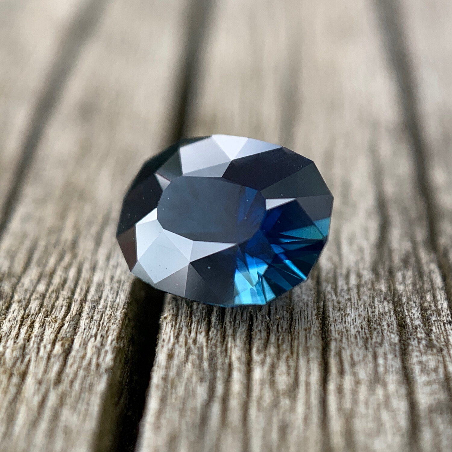 ᴬᵀᵞᴾᴵᶜᴬᴸ INTENSE BLUE KENYAN SAPPHIRE 0,92ct