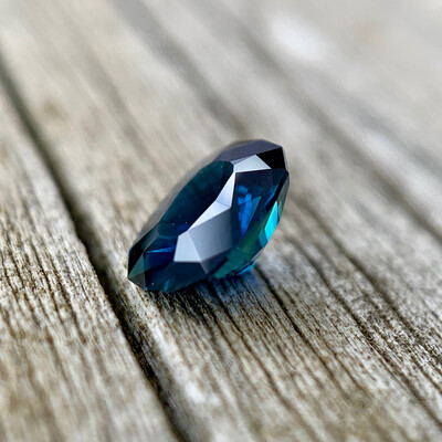 ᴬᵀᵞᴾᴵᶜᴬᴸ INTENSE BLUE KENYAN SAPPHIRE 0,92ct