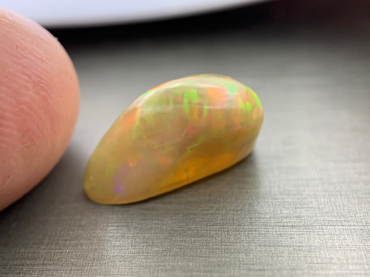 ᴬᵀᵞᴾᴵᶜᴬᴸ HONEY RAINBOW OPAL WELO 5.56ct