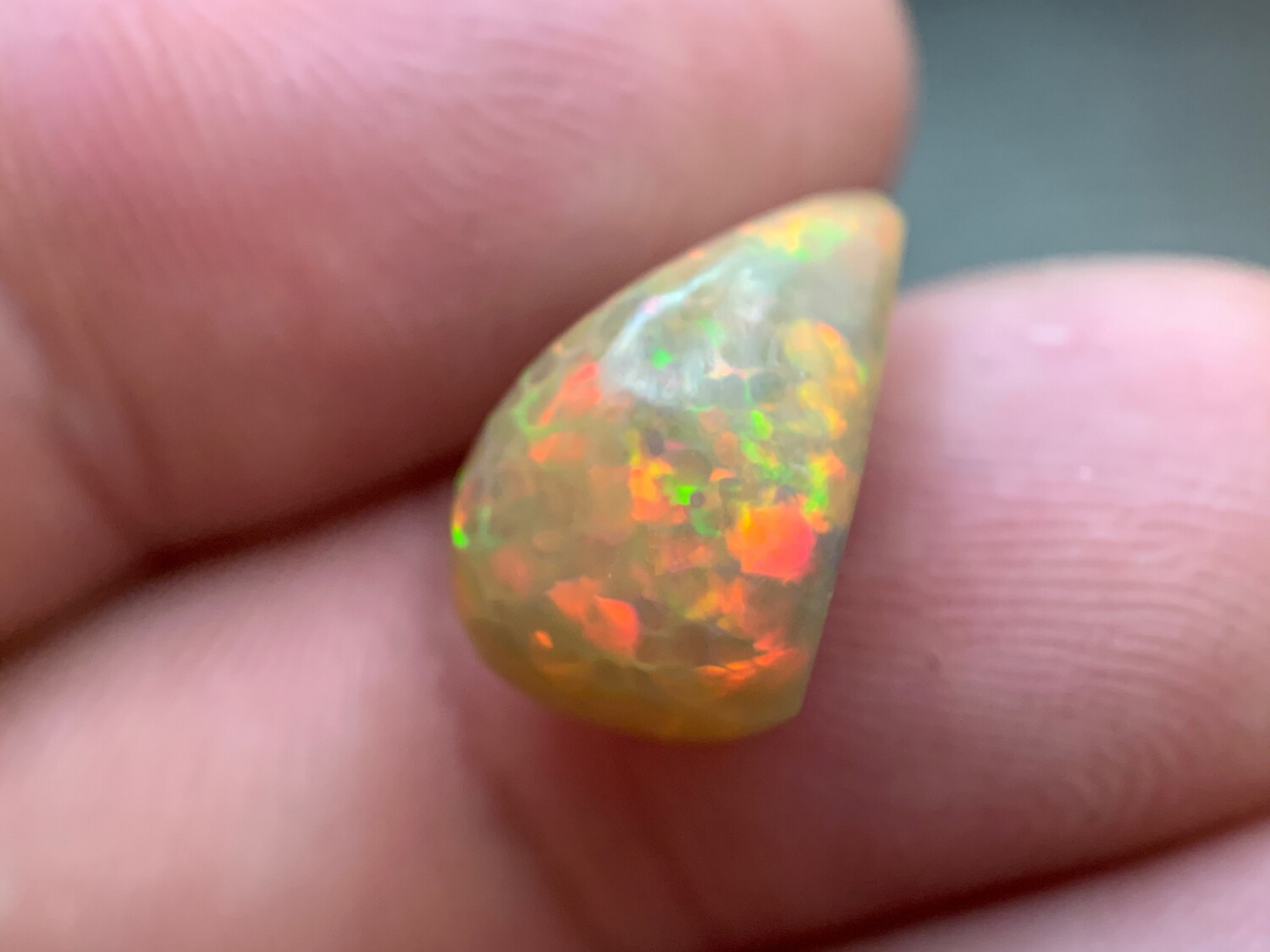 ᴬᵀᵞᴾᴵᶜᴬᴸ HONEY RAINBOW OPAL WELO 5.56ct