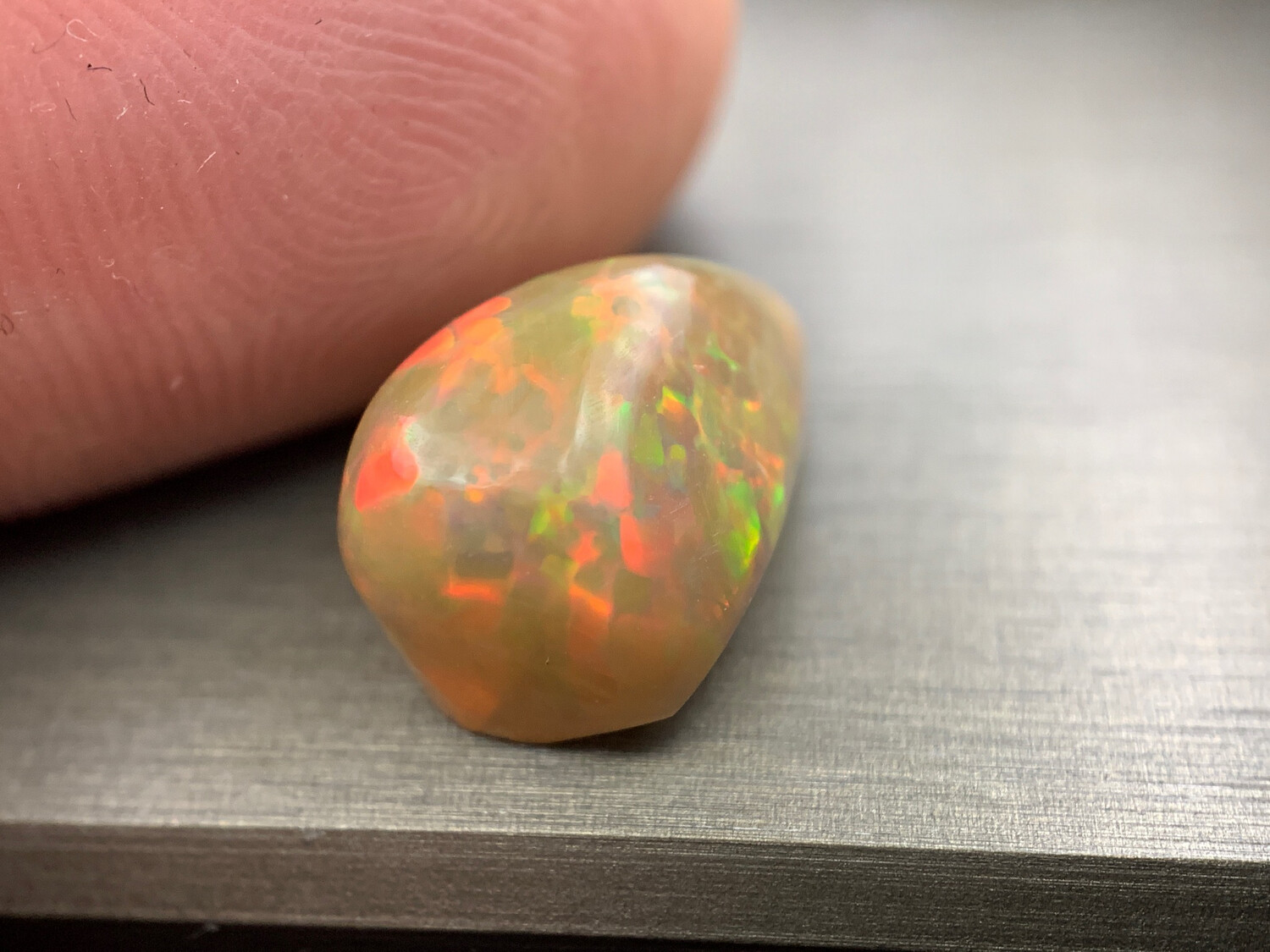 ᴬᵀᵞᴾᴵᶜᴬᴸ HONEY RAINBOW OPAL WELO 5.56ct