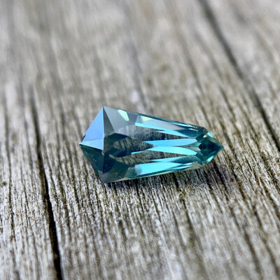 ᴬᵀᵞᴾᴵᶜᴬᴸ TEAL KENYAN SAPPHIRE 0.52ct