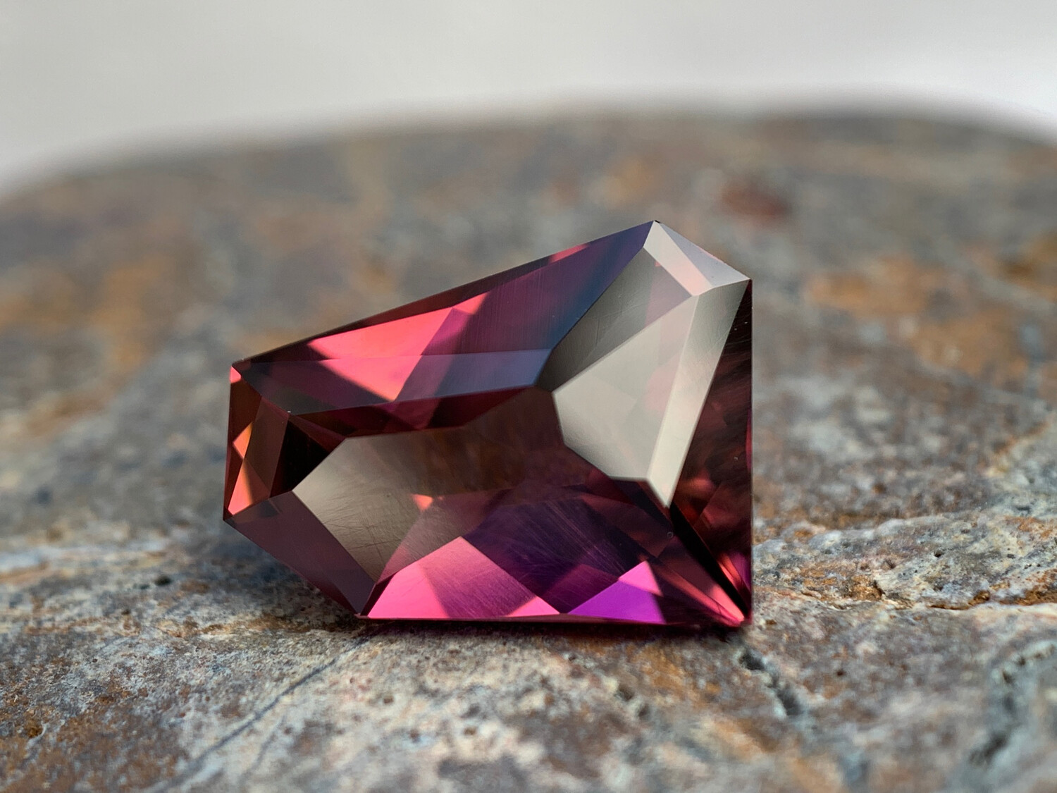 ᴬᵀᵞᴾᴵᶜᴬᴸ RUBELLITE TOURMALINE 2.92ct