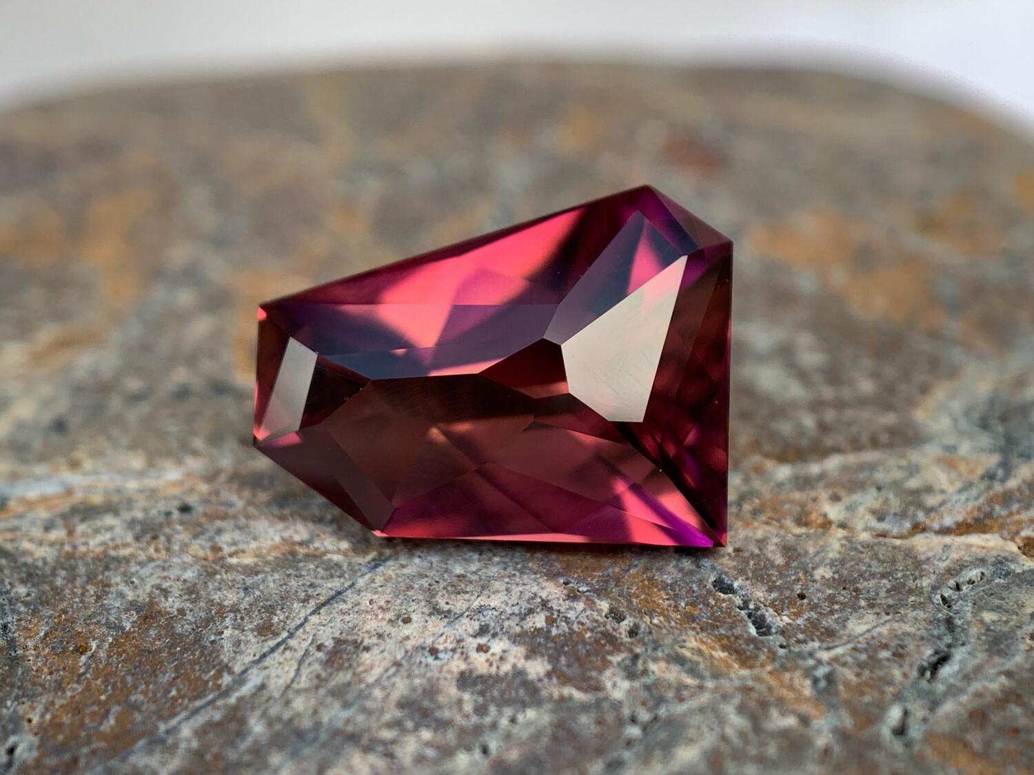 ᴬᵀᵞᴾᴵᶜᴬᴸ RUBELLITE TOURMALINE 2.92ct