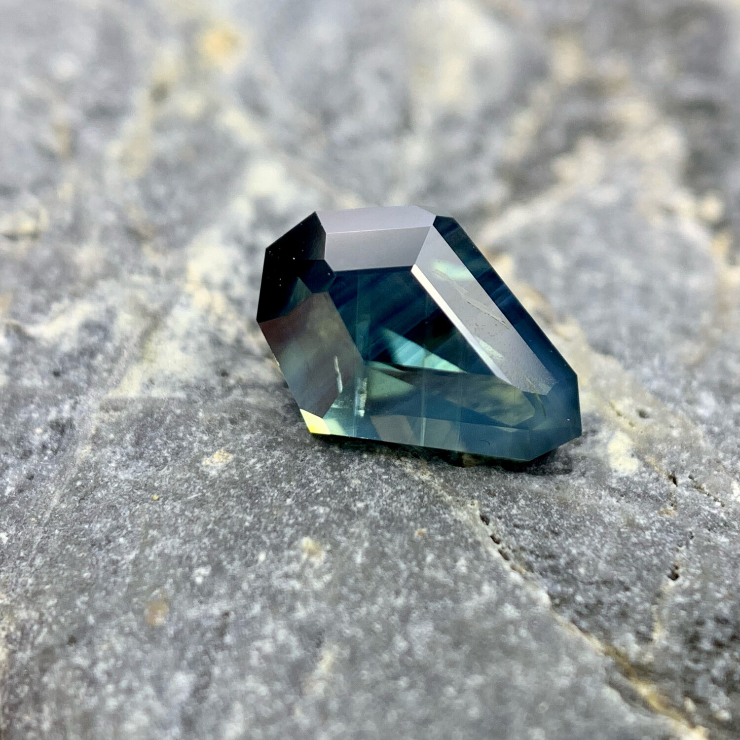 ᴬᵀᵞᴾᴵᶜᴬᴸ TEAL KENYAN SAPPHIRE 0.83ct