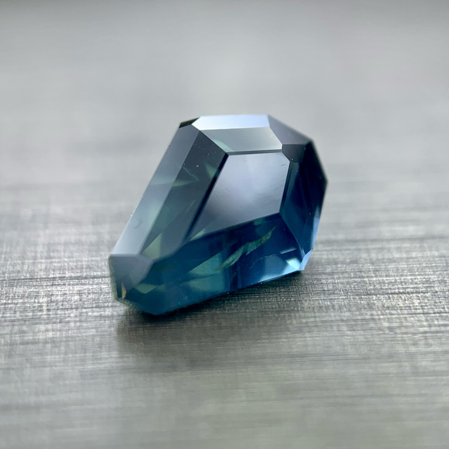 ᴬᵀᵞᴾᴵᶜᴬᴸ TEAL KENYAN SAPPHIRE 0.83ct