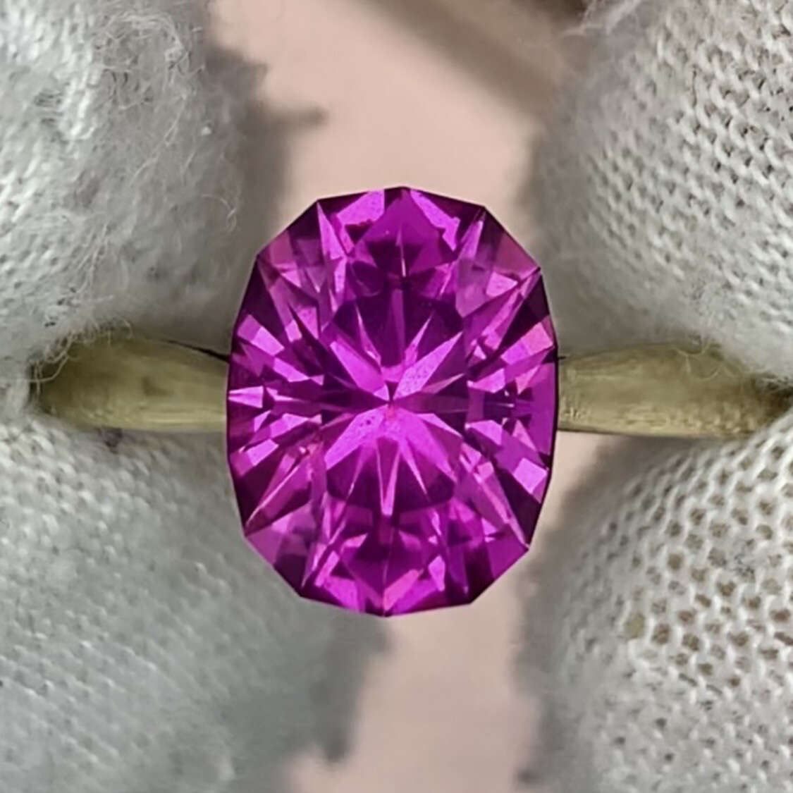 ᴬᵀᵞᴾᴵᶜᴬᴸ RHODOLITE GARNET 2.27ct