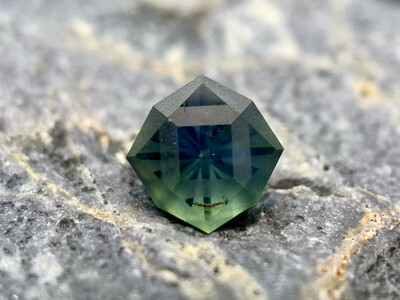 ᴬᵀᵞᴾᴵᶜᴬᴸ TEAL KENYAN SAPPHIRE 0.79ct