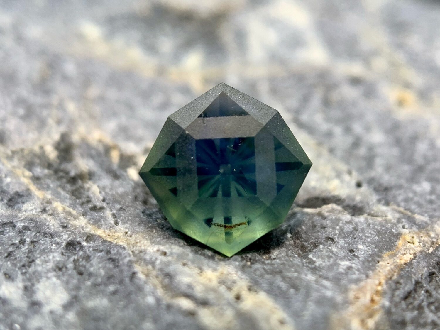 ᴬᵀᵞᴾᴵᶜᴬᴸ TEAL KENYAN SAPPHIRE 0.79ct