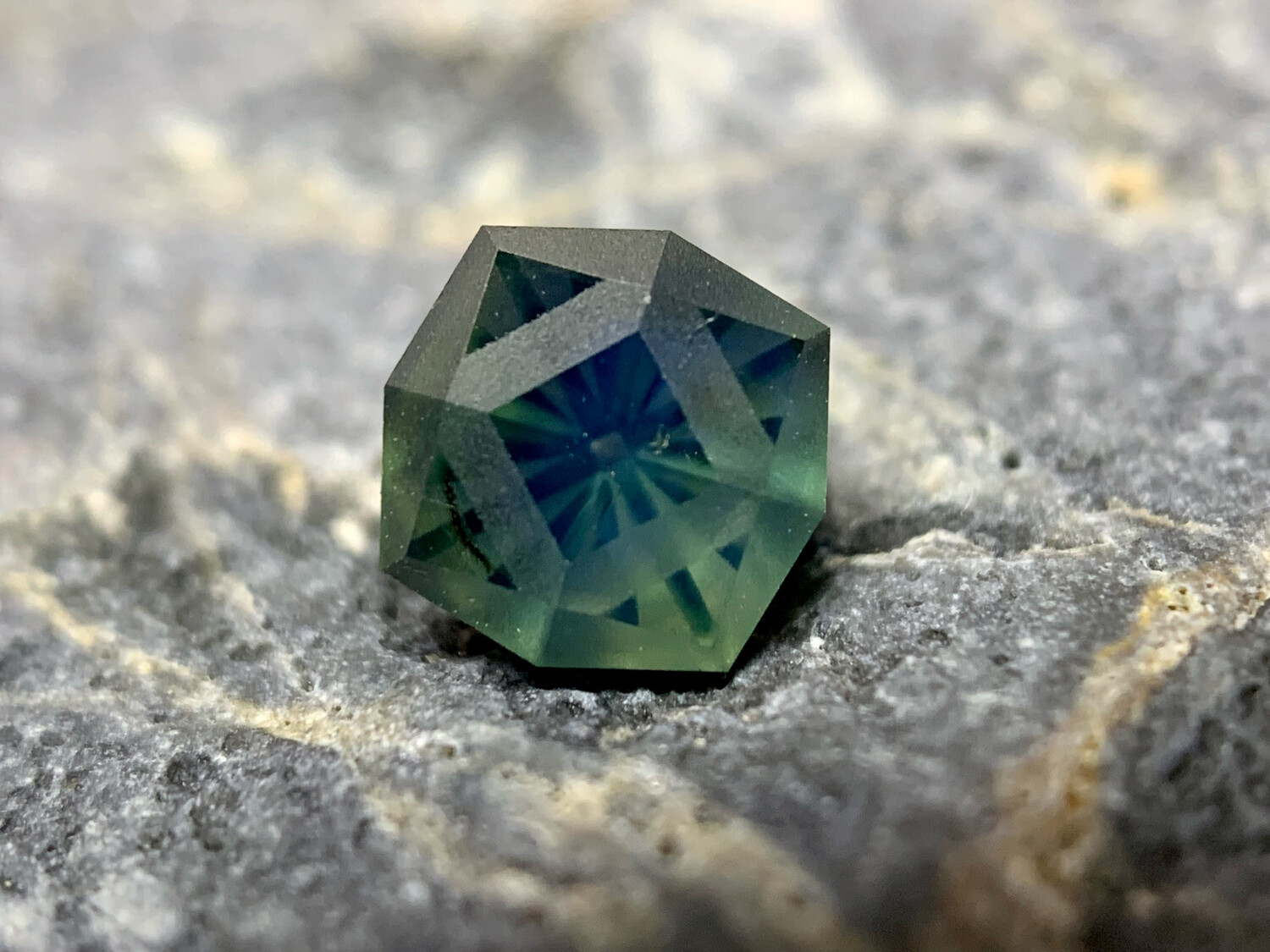ᴬᵀᵞᴾᴵᶜᴬᴸ TEAL KENYAN SAPPHIRE 0.79ct