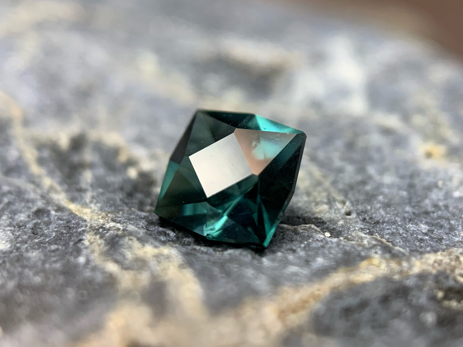 ᴬᵀᵞᴾᴵᶜᴬᴸ BLUE GREEN TOURMALINE 0.46ct