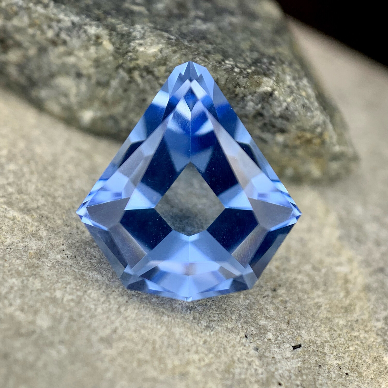 ᴬᵀᵞᴾᴵᶜᴬᴸ BLUE SPINEL 4.18ct 🌱