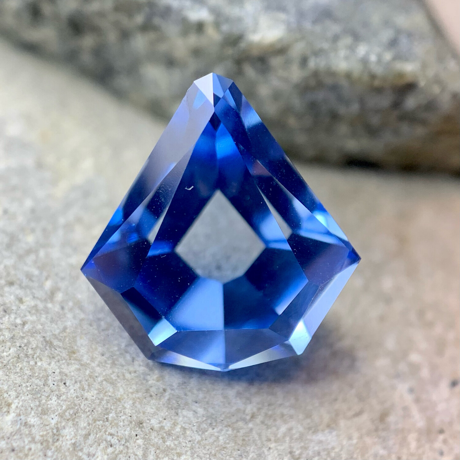 ᴬᵀᵞᴾᴵᶜᴬᴸ BLUE SPINEL 4.18ct 🌱