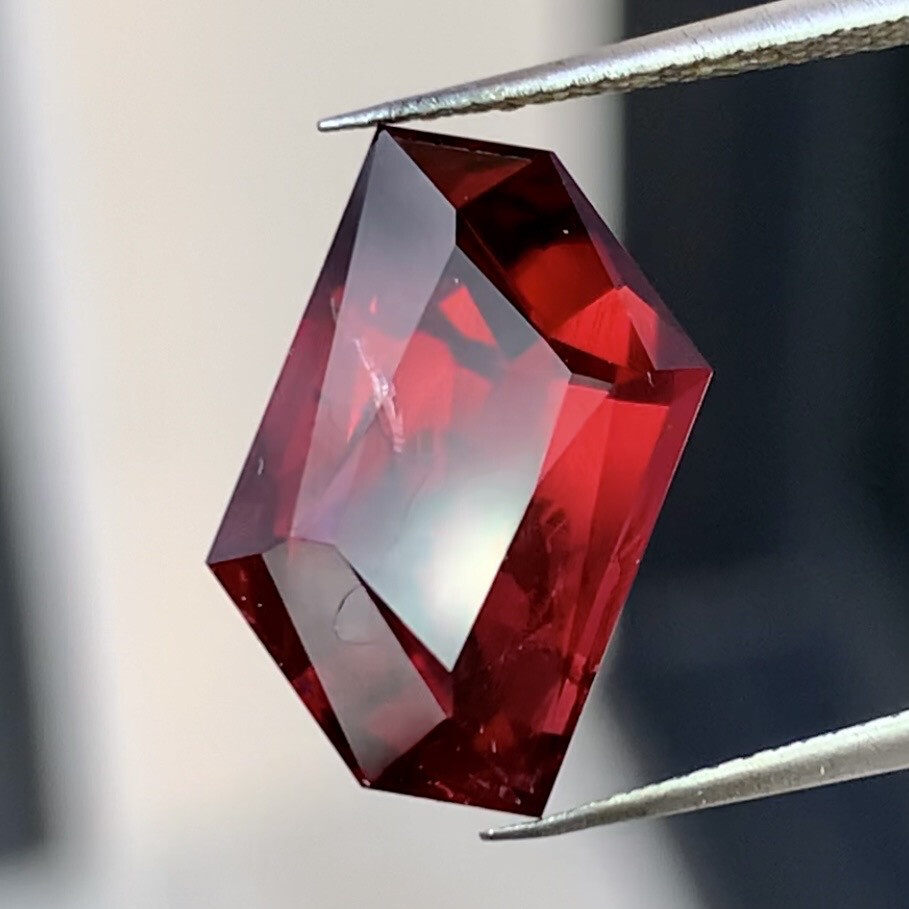 ᴬᵀᵞᴾᴵᶜᴬᴸ RHODOLITE GARNET 6.15ct