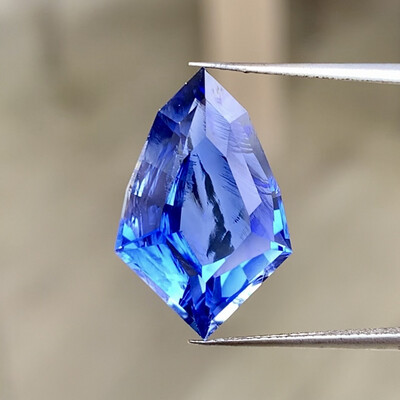 ᴬᵀᵞᴾᴵᶜᴬᴸ WILD SAPPHIRE 11.16ct 🌱
