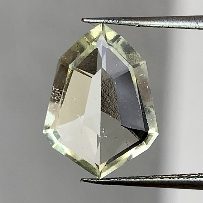 ᴬᵀᵞᴾᴵᶜᴬᴸ GROSSULAR GARNET 2.64ct