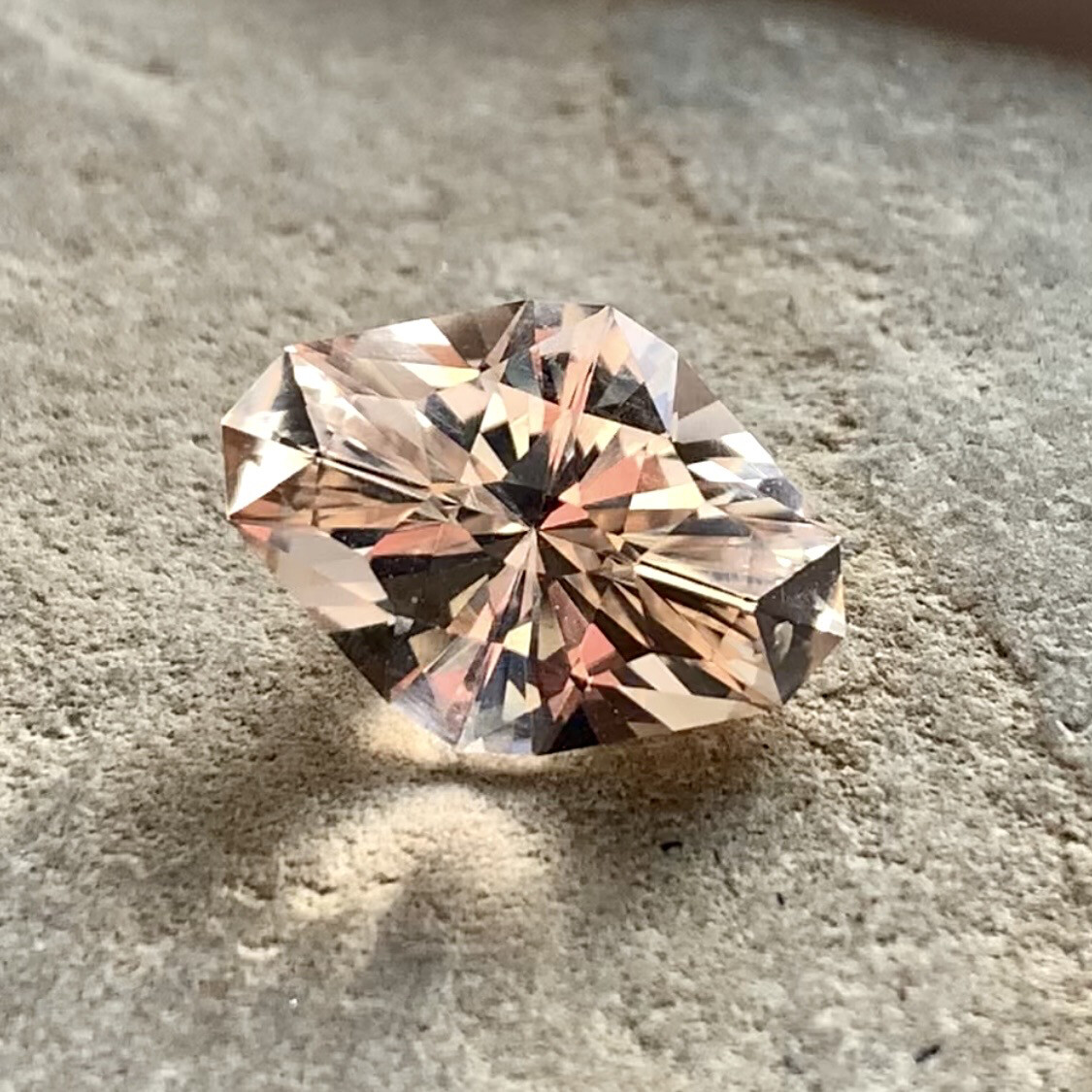 ᴬᵀᵞᴾᴵᶜᴬᴸ PEACH MORGANITE 2,87ct