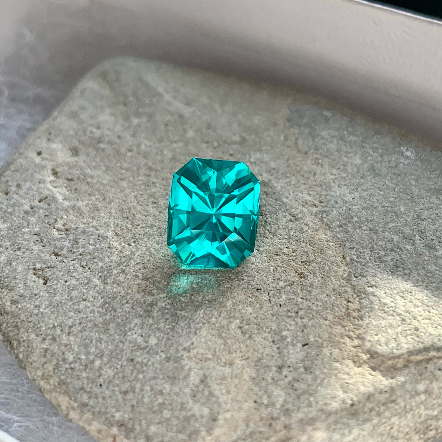 ᴬᵀᵞᴾᴵᶜᴬᴸ NEON BLUE YAG 4.40ct 🌱