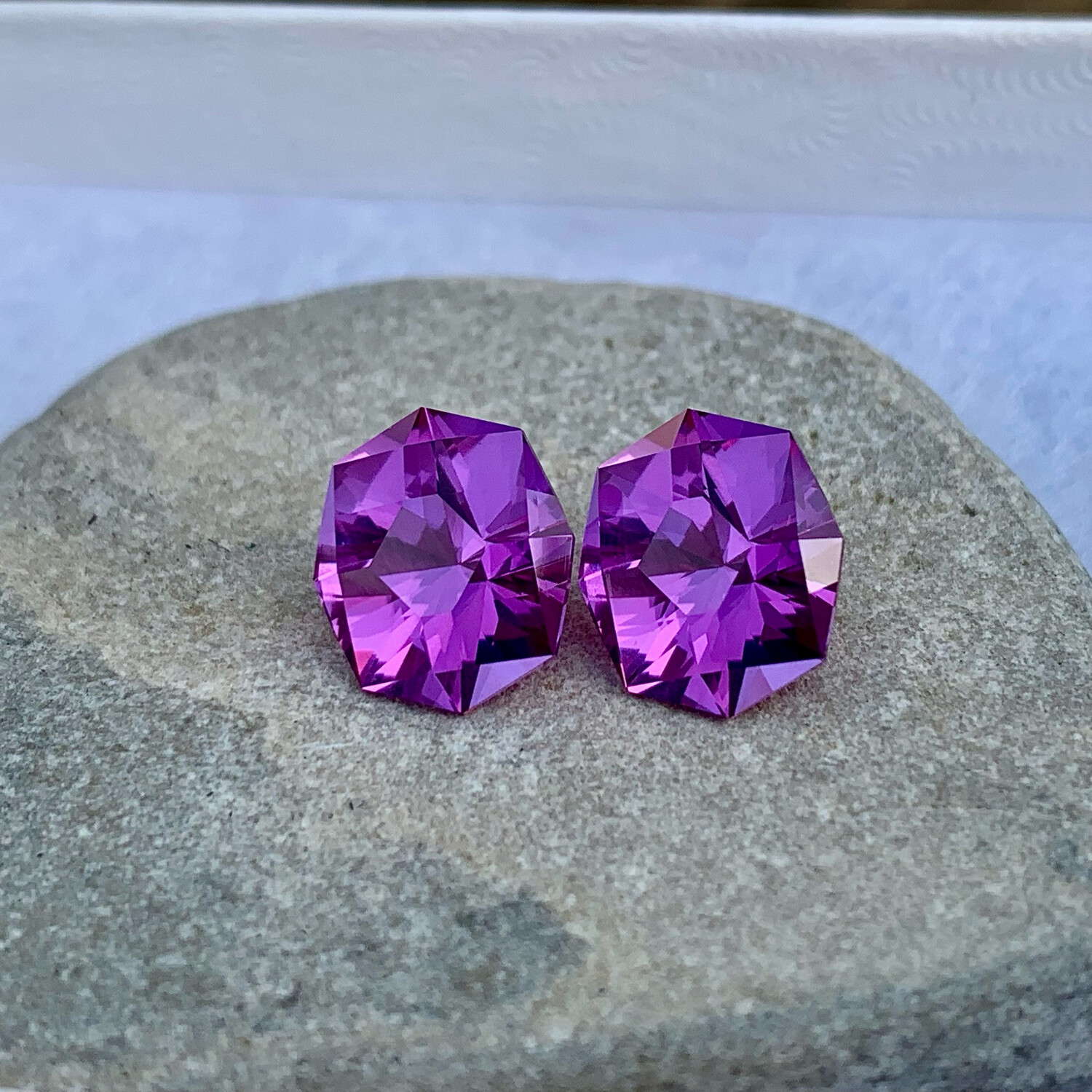 ᴬᵀᵞᴾᴵᶜᴬᴸ SAPPHIRE COLORED ALEXANDRITE 5.22ct x2 🌱