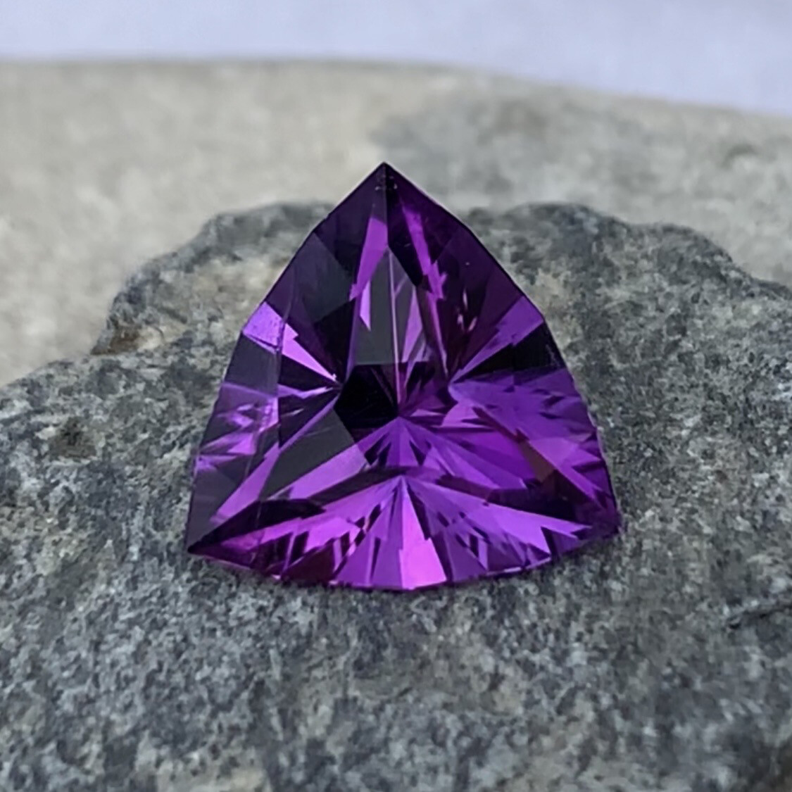 ᴬᵀᵞᴾᴵᶜᴬᴸ AMETHYST 1.97ct