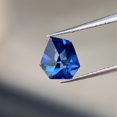 ᴬᵀᵞᴾᴵᶜᴬᴸ INTENSE BLUE KENYAN SAPPHIRE 1.15ct