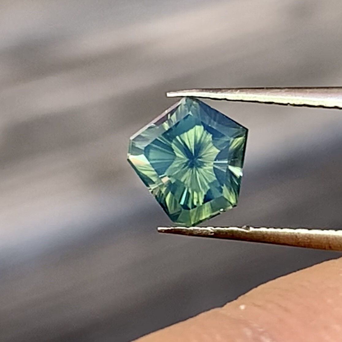 ᴬᵀᵞᴾᴵᶜᴬᴸ TEAL KENYAN SAPPHIRE 0.90ct