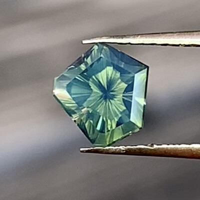 ᴬᵀᵞᴾᴵᶜᴬᴸ TEAL KENYAN SAPPHIRE 0.90ct