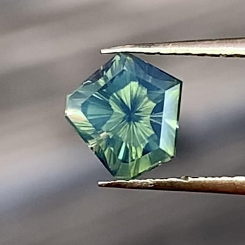 ᴬᵀᵞᴾᴵᶜᴬᴸ TEAL KENYAN SAPPHIRE 0.90ct