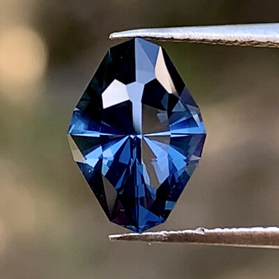 ᴬᵀᵞᴾᴵᶜᴬᴸ NIGHT BLUE SPINEL 1.25ct