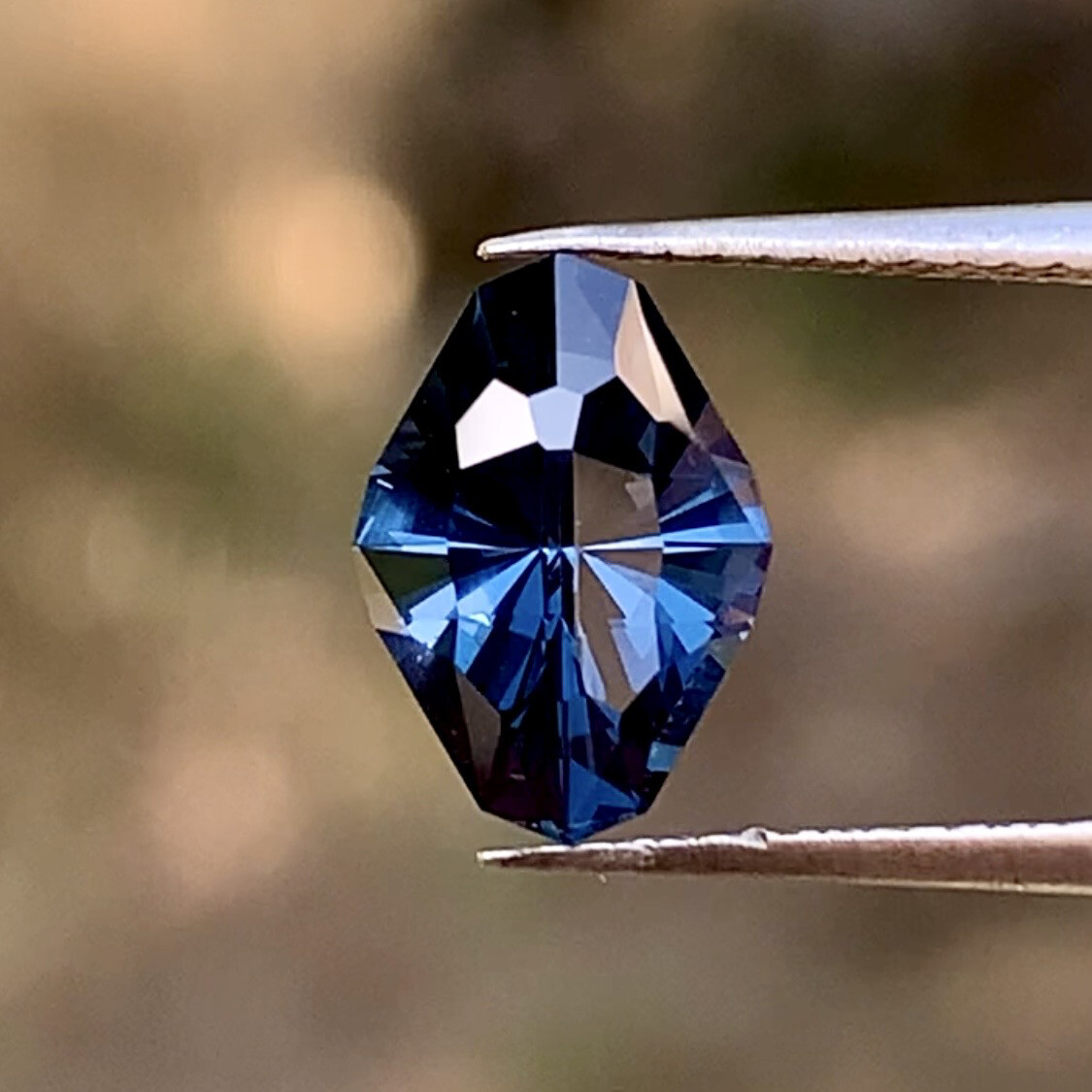 ᴬᵀᵞᴾᴵᶜᴬᴸ NIGHT BLUE SPINEL 1.25ct