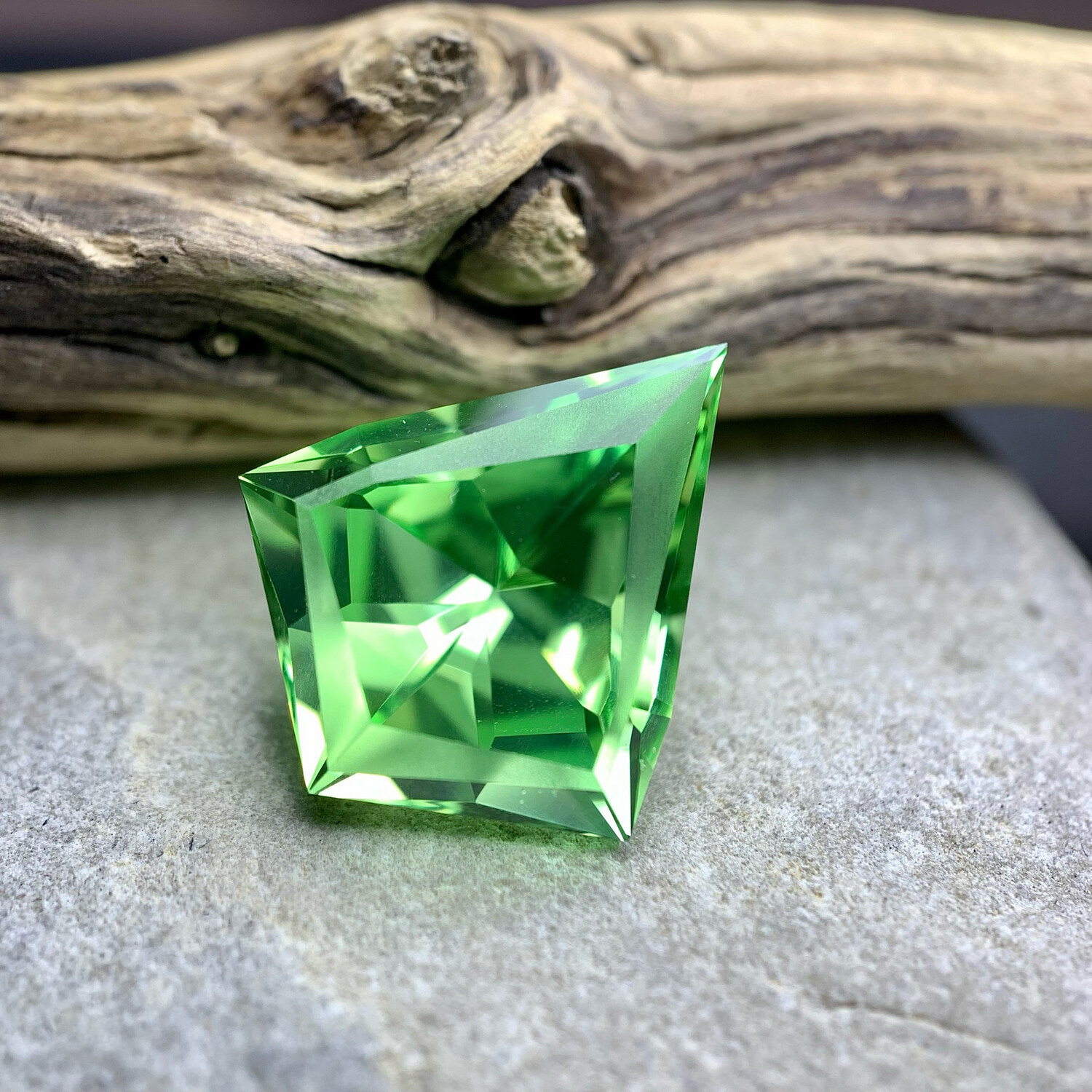 ᴬᵀᵞᴾᴵᶜᴬᴸ MINT SAPPHIRE 9.78ct 🌱