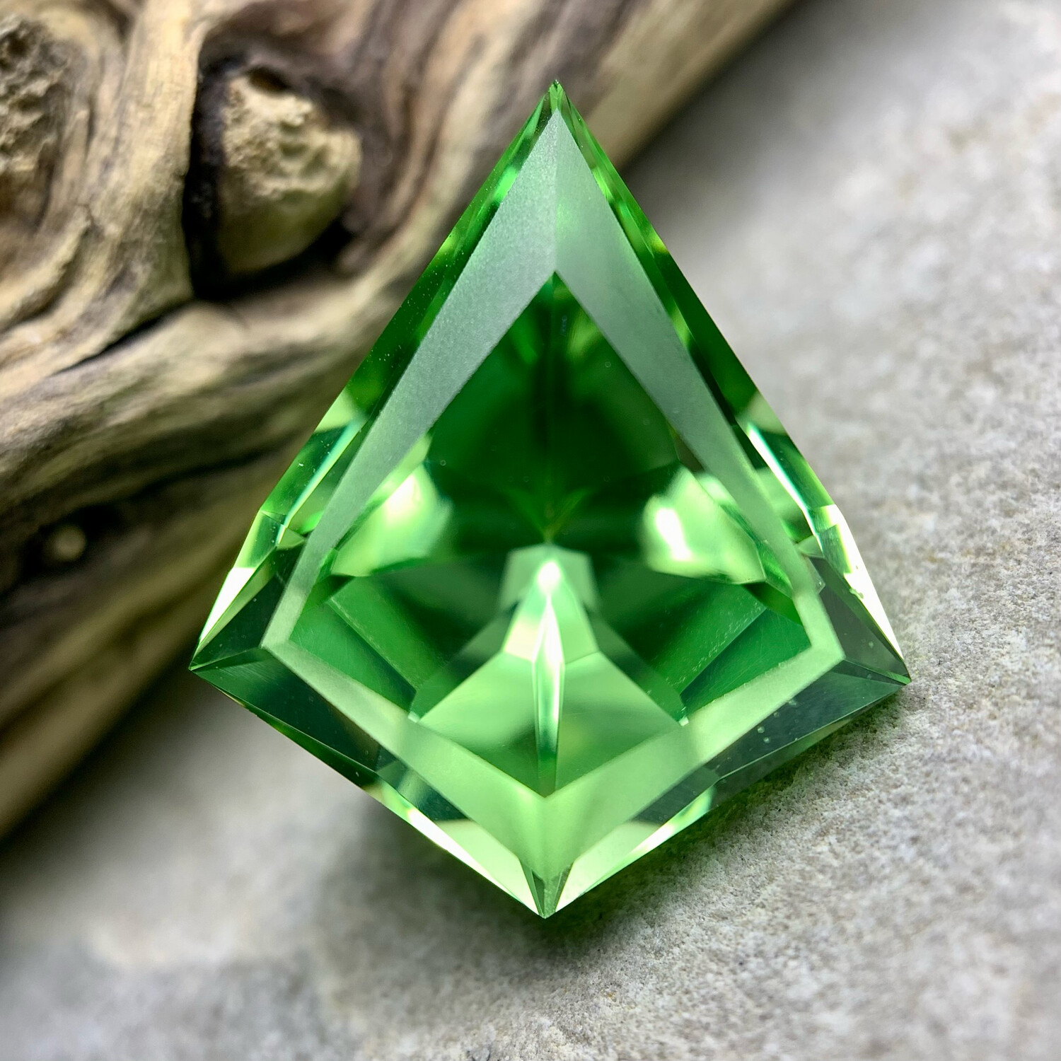 ᴬᵀᵞᴾᴵᶜᴬᴸ MINT SAPPHIRE 9.78ct 🌱