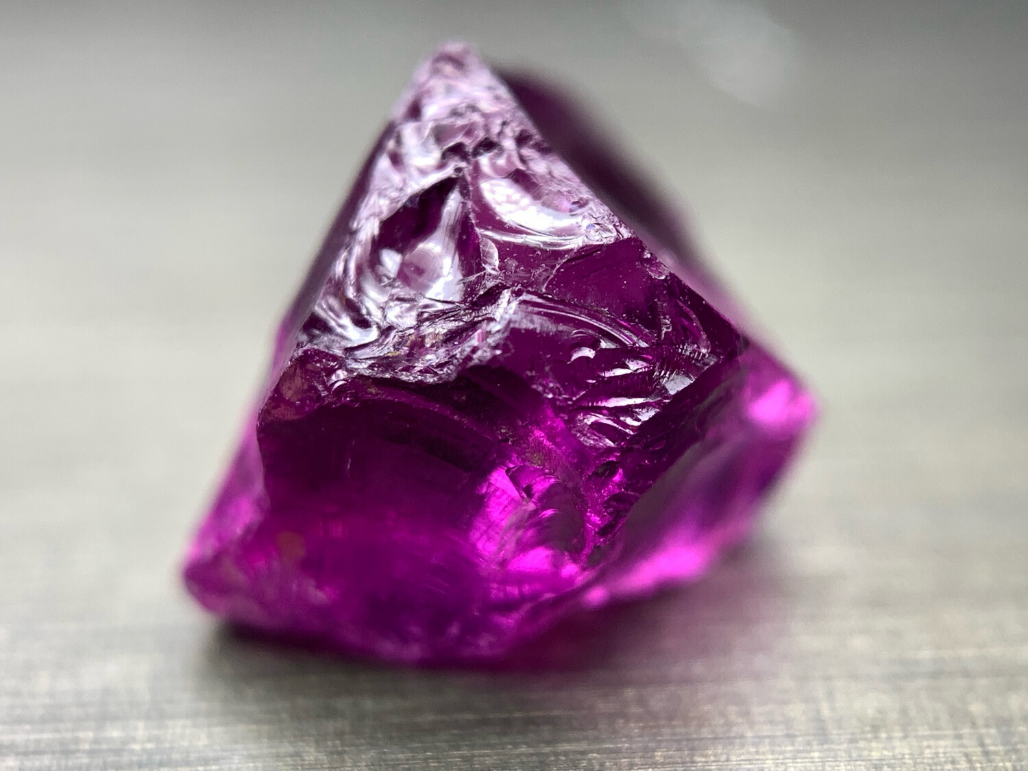 HOT PURPLE PINK GARNET 5.48ct