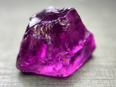 HOT PURPLE PINK GARNET 5.48ct