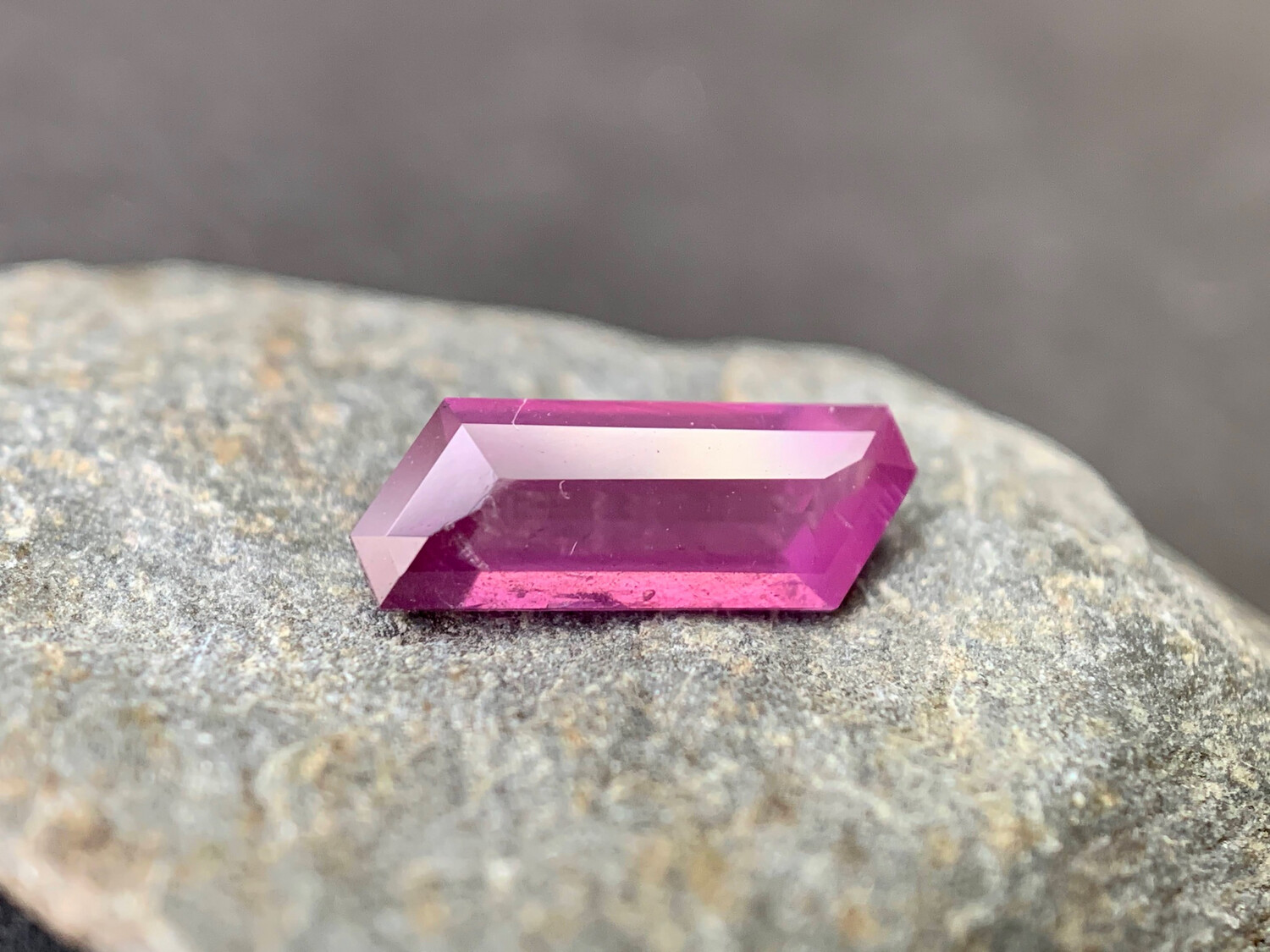 ᴬᵀᵞᴾᴵᶜᴬᴸ PINK SAPPHIRE 1,06ct