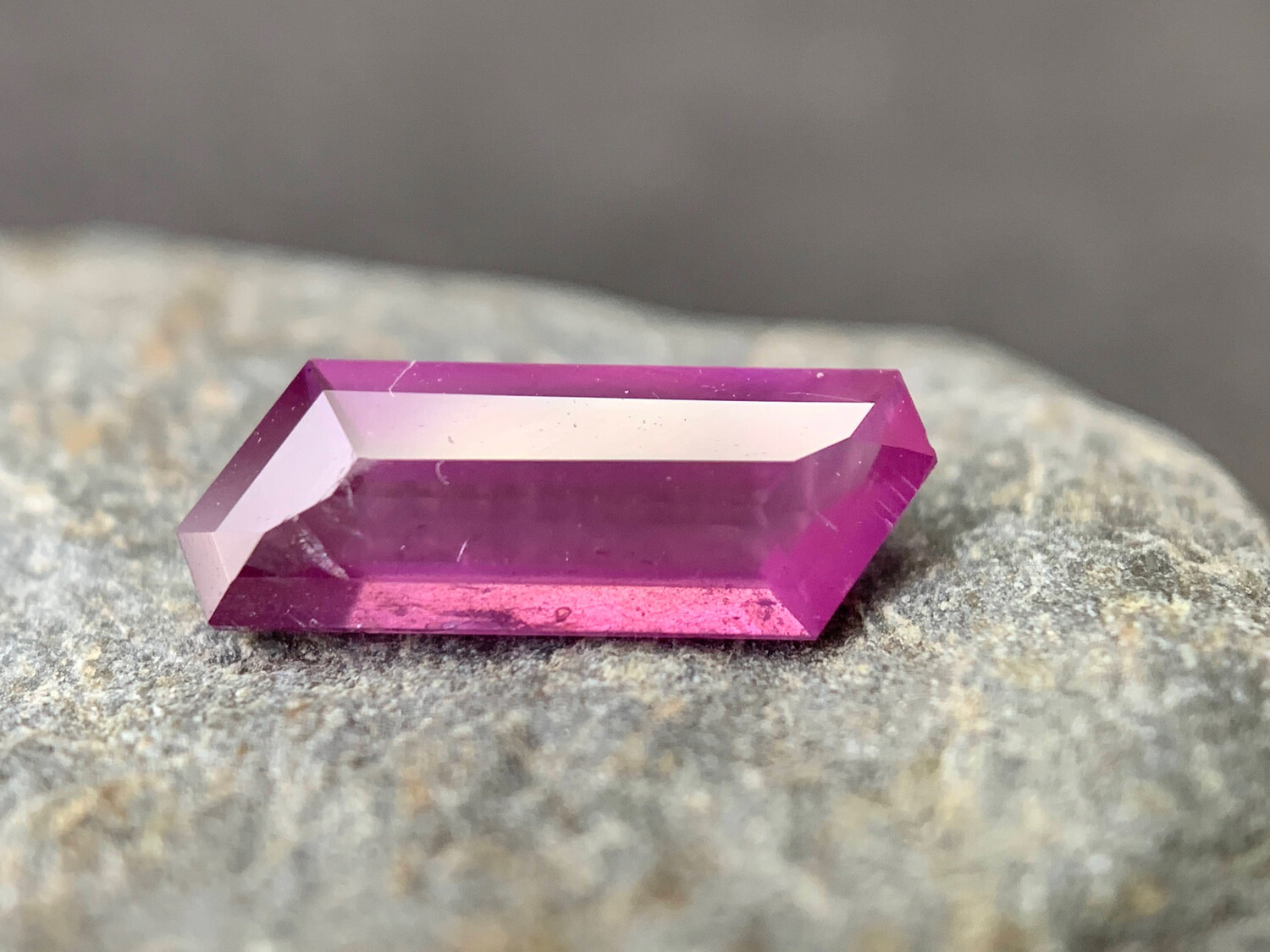 ᴬᵀᵞᴾᴵᶜᴬᴸ PINK SAPPHIRE 1,06ct