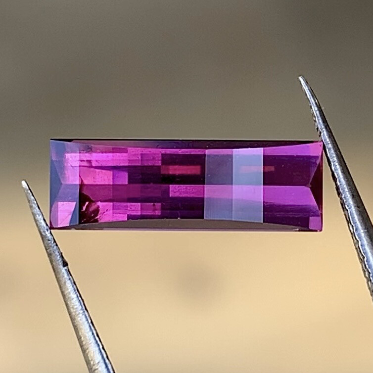 ᴬᵀᵞᴾᴵᶜᴬᴸ RHODOLITE GARNET 2,22ct