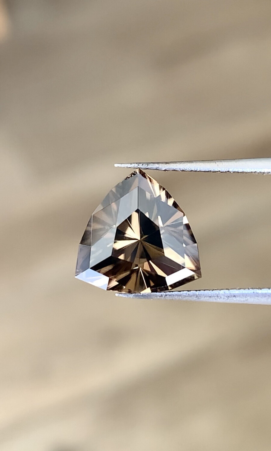 ᴬᵀᵞᴾᴵᶜᴬᴸ OLIVE ZIRCON 5.41ct