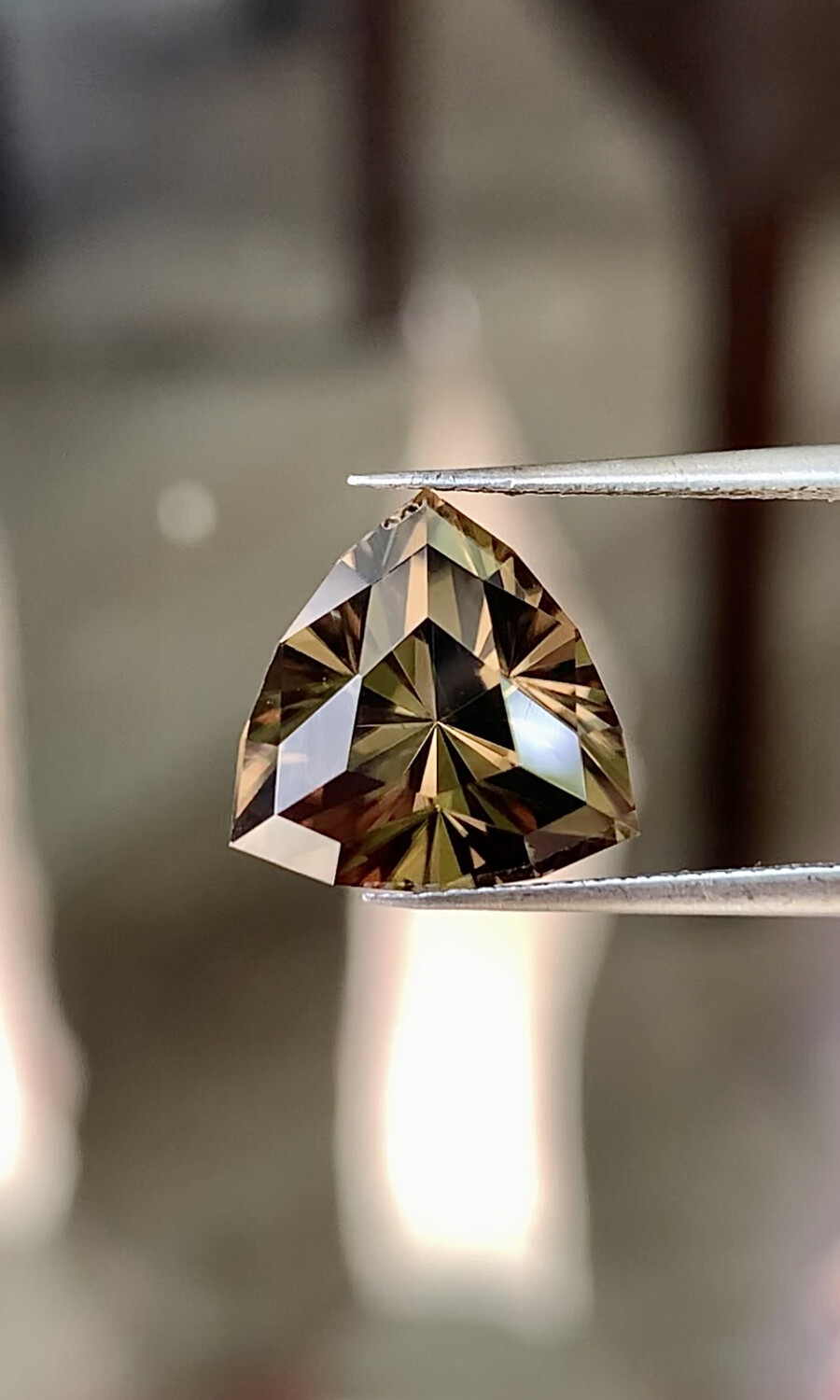 ᴬᵀᵞᴾᴵᶜᴬᴸ OLIVE ZIRCON 5.41ct
