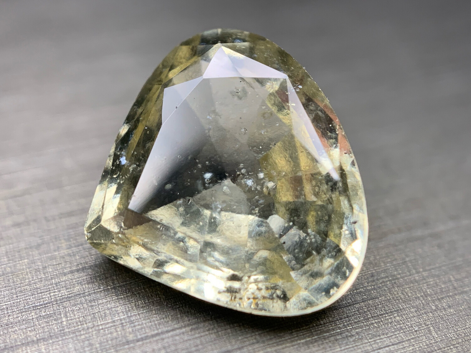 ᴬᵀᵞᴾᴵᶜᴬᴸ GROSSULAR LEUCO GARNET 3.65ct