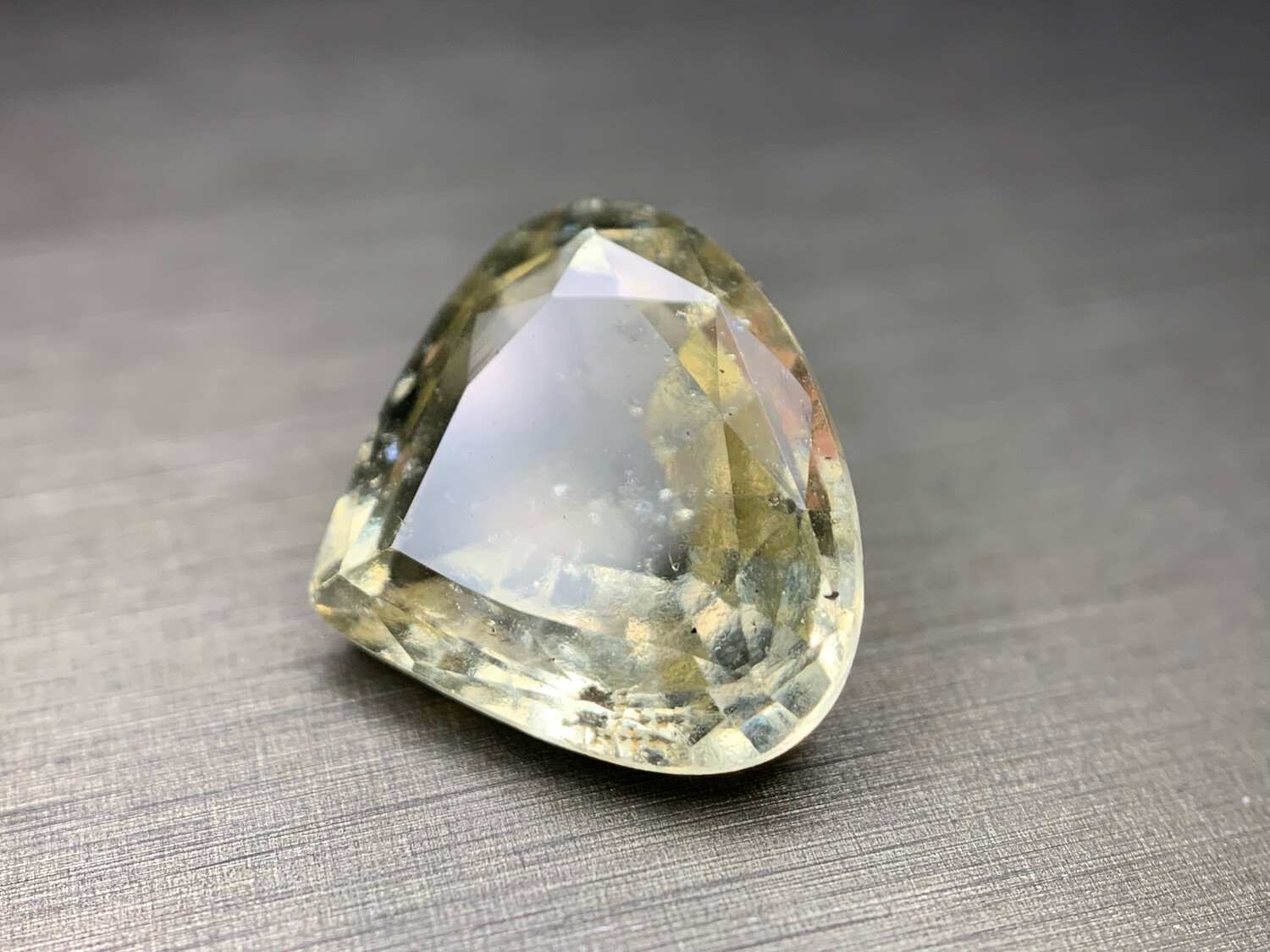ᴬᵀᵞᴾᴵᶜᴬᴸ GROSSULAR LEUCO GARNET 3.65ct